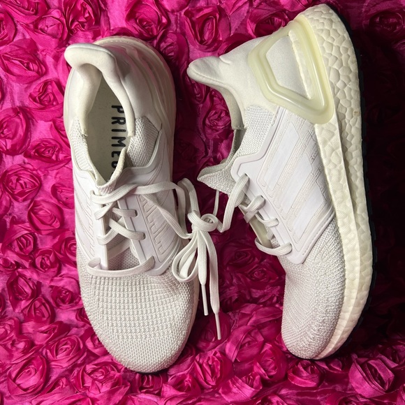 Womens ULTRABOOST 1.0 SHOES - Picture 2 of 9